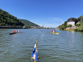 Blick über den Neckar Richtung Heidelberger Altstadt von Osten aus, Boote auf dem Wasser..
