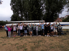 Gruppenbild, in der Mitte Sebastian Hoffmann